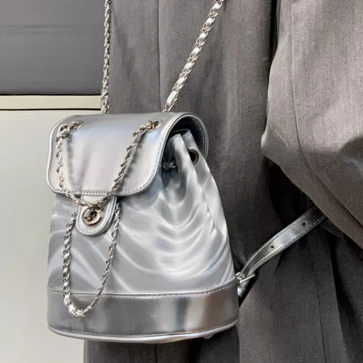 Chain Backpack Women's Water Ripple Fashion Travel Backpack Women Bag